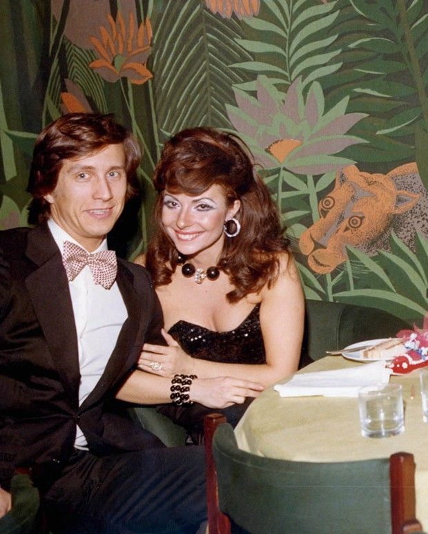 Maurizio Gucci et Patrizia Reggiani en 1972, l'année même de leur mariage à Milan dans une église désertée par la famille de l'héritier.