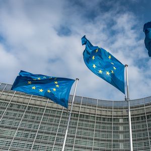Dans un règlement, la Commission européenne liste une série de programmes de financement qui serviront de critère de contrôle aux acquisitions étrangères.