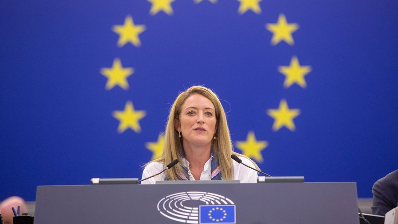 Roberta Metsola, lors du discours de la Présidente de la Commission européenne Ursula Von der Leyen sur l'Etat de l'UE, à Strasbourg le 15 septembre 2021.