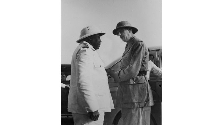 Felix Eboué (à gauche) aux côté du général de Gaulle.