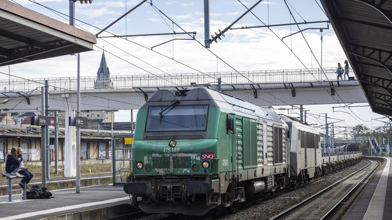 La SNCF avait créé une entité de location de locomotives de fret en 2007-2008, à l'occasion de l'ouverture à la concurrence du fret ferroviaire national.