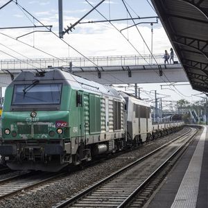 La SNCF avait créé une entité de location de locomotives de fret en 2007-2008, à l'occasion de l'ouverture à la concurrence du fret ferroviaire national.
