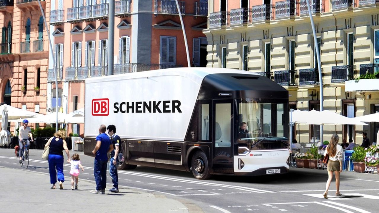 Le camion électrique qui devrait bientôt rouler en Europe dispose d'une autonomie d'au moins 150 km et sera ensuite décliné en trois tailles. DB Schenker va en acquérir 1.470 exemplaires, et participer aux tests à partir du printemps 2022.
