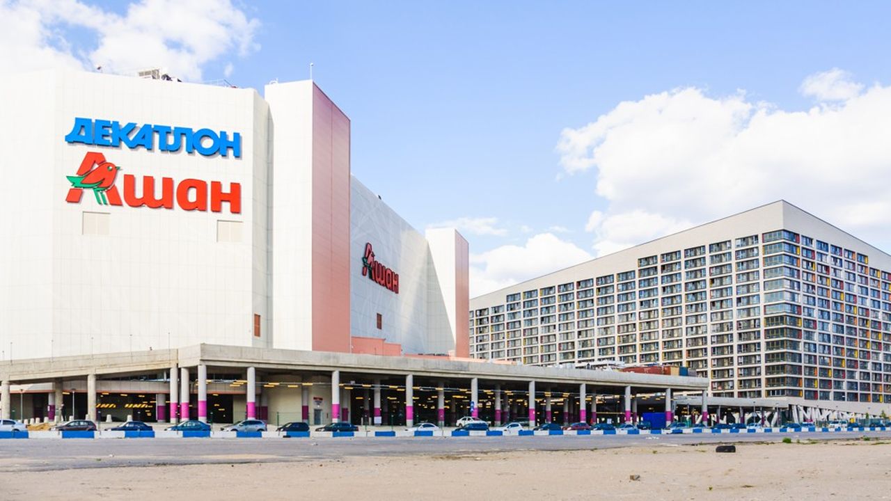 A Moscou, comme dans de nombreux centres commerciaux dans le monde, les enseignes de la galaxie Mulliez comme Decathlon côtoient Auchan.