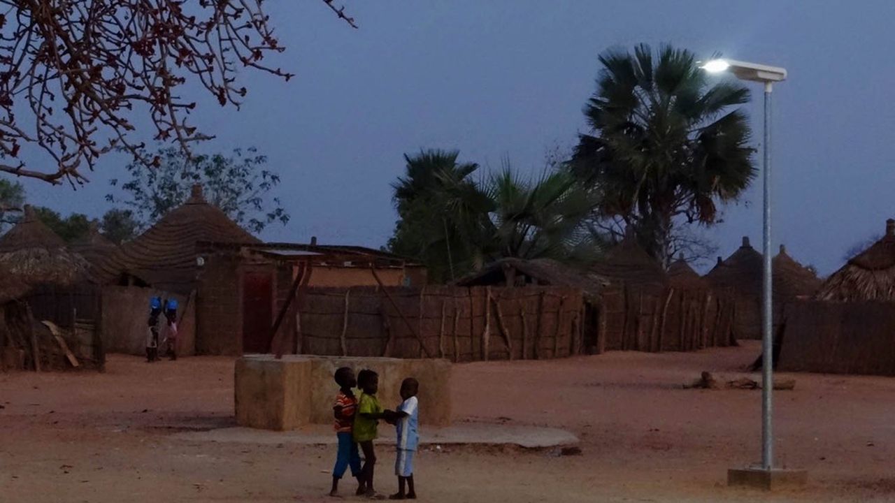 Seulement 8 % des Togolais sont aujourd'hui reliés au réseau électrique.