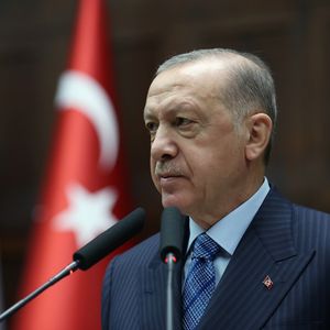 Le président turc, Recep Tayyip Erdogan, a défendu, mercredi devant les députés de son parti, sa politique économique « risquée mais juste ».