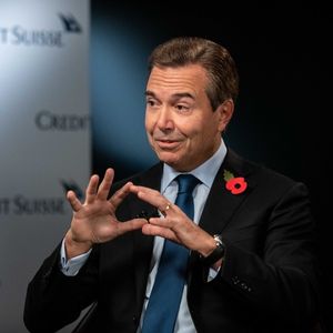 António Horta-Osório, le nouveau président de Credit Suisse, révise la politique de bonus des salariés de la banque après les affaires Greensill et Archegos.