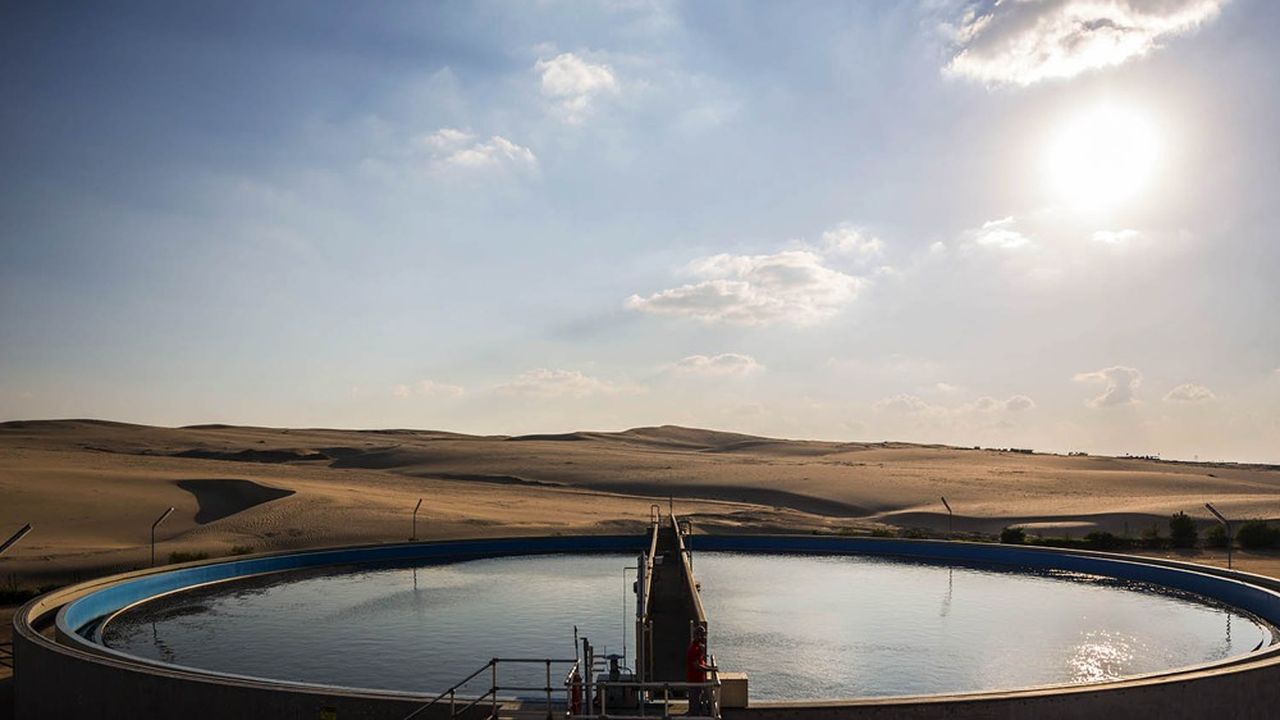 Une station de dépollution des eaux usées opérée par Veolia au Moyen Orient.