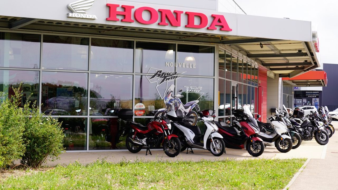 Honda devrait cette année ravir la première place des ventes de motos en France à Yamaha.