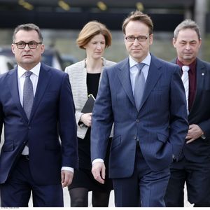 Joachim Nagel (à gauche) aurait été choisi pour remplacer Jens Weidmann (à droite), président démissionnaire de la Bundesbank.