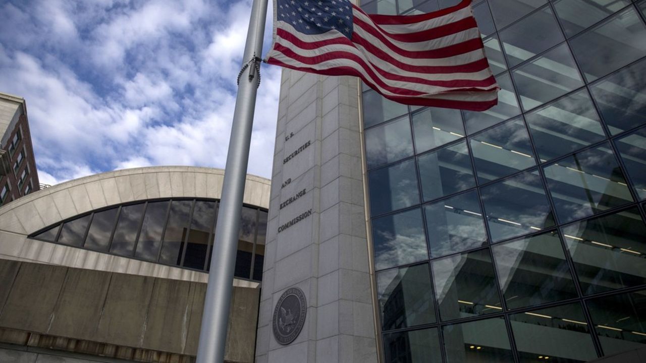 La SEC exige que les sociétés étrangères fassent auditer leurs comptes par des entreprises agréées.