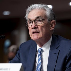 Jerome Powell, patron de la Fed, a annoncé un durcissement de la politique monétaire américaine alors que le variant Omicron faisait son apparition.