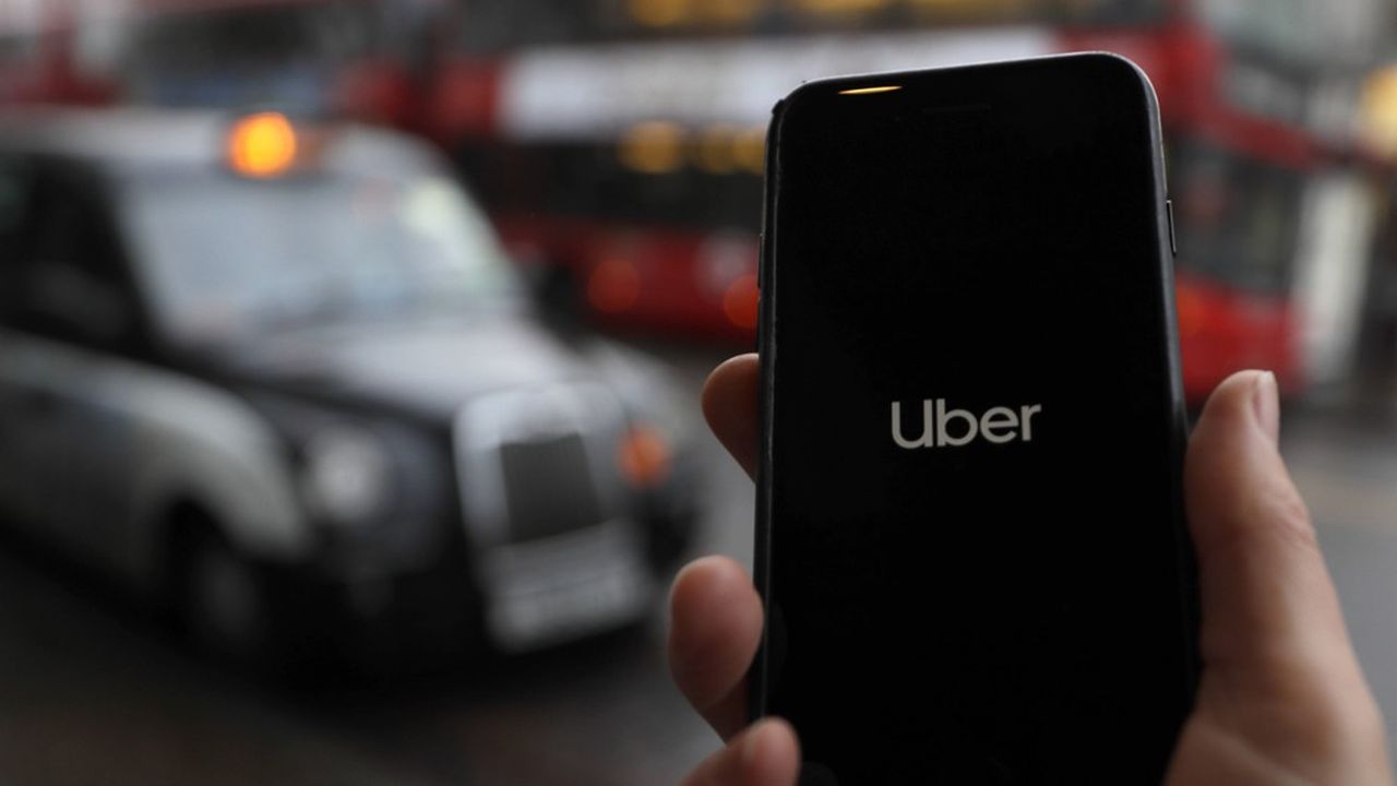 Une décision de la Cour Suprême britannique avait déjà forcé Uber à donner le statut hybride de travailleurs salariés à ses chauffeurs au Royaume-Uni.