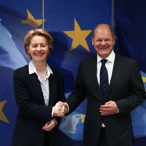 La présidente de la Commission européenne Ursula von der Leyen rencontre Olaf Scholz à Bruxelles, le 27 janvier 2020.