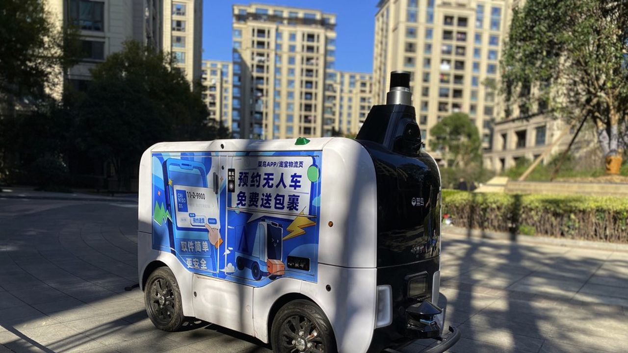 Le robot-livreur d'Alibaba peut livrer jusqu'à 50 colis à la fois et parcourir 100 kilomètres sans recharge.