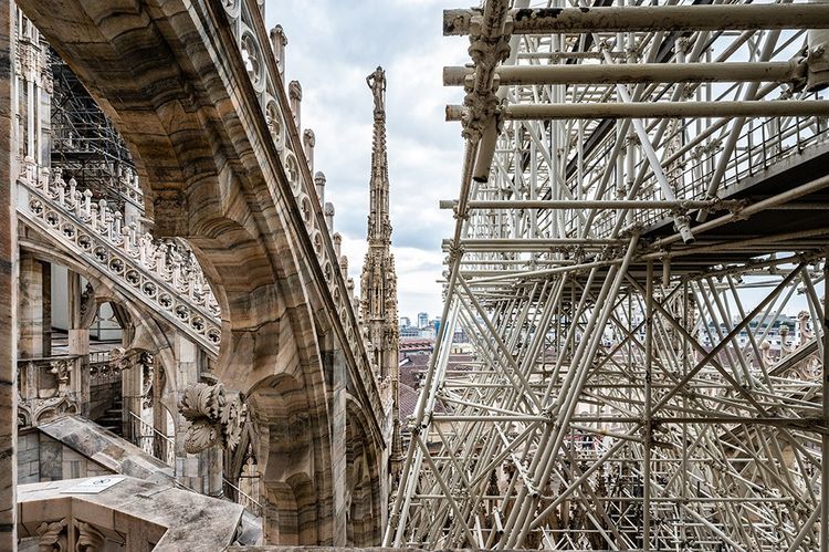 Un des nombreux chantiers de restauration des flèches du Duomo qui en compte 135.
