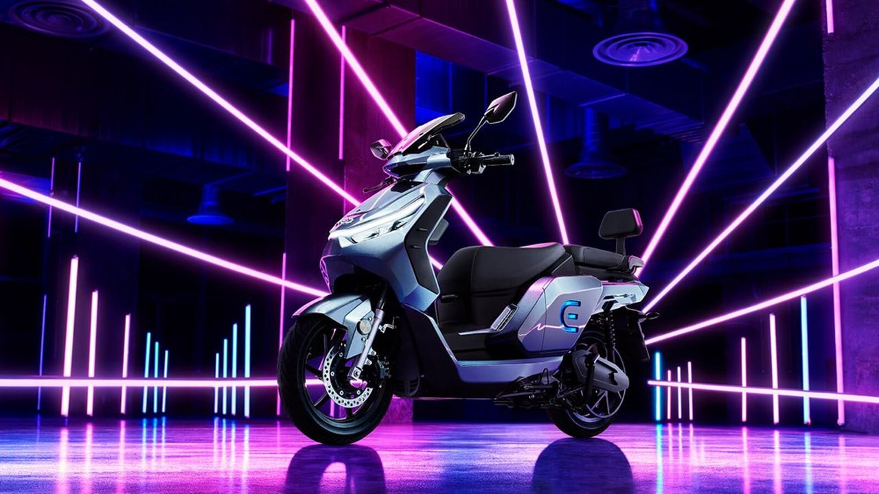 La nouvelle gamme des maxi-scooters dispose d'une autonomie pouvant aller jusqu'à 300 km.