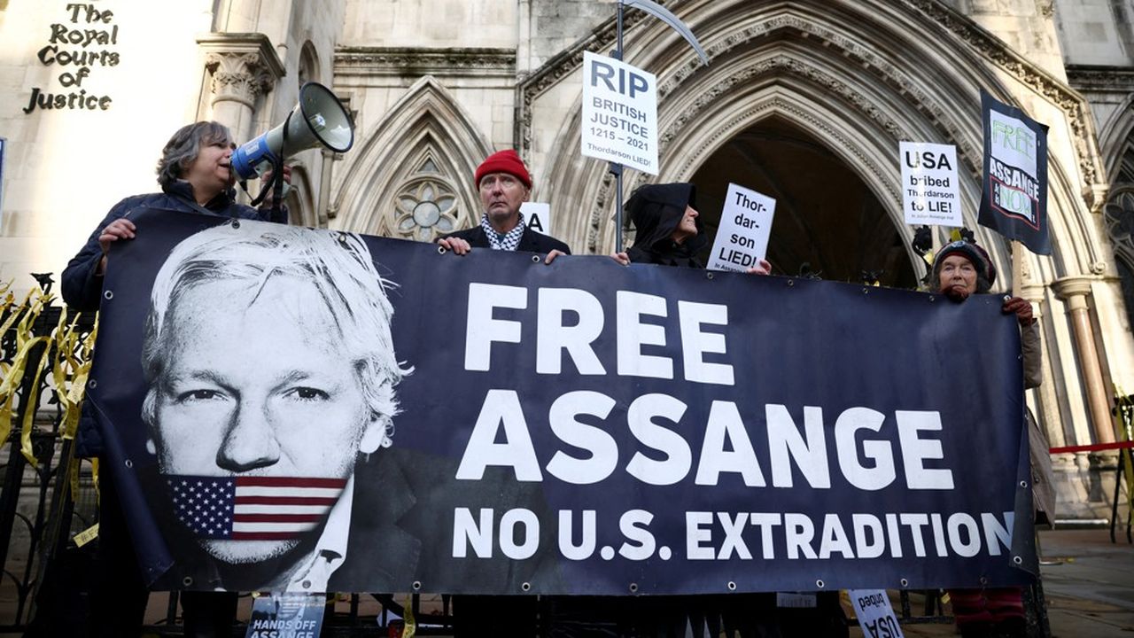 Des supporters de Julian Assange à Londres.