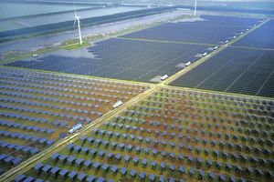 L'Europe a pris de plein fouet les surcapacités photovoltaïques chinoises.