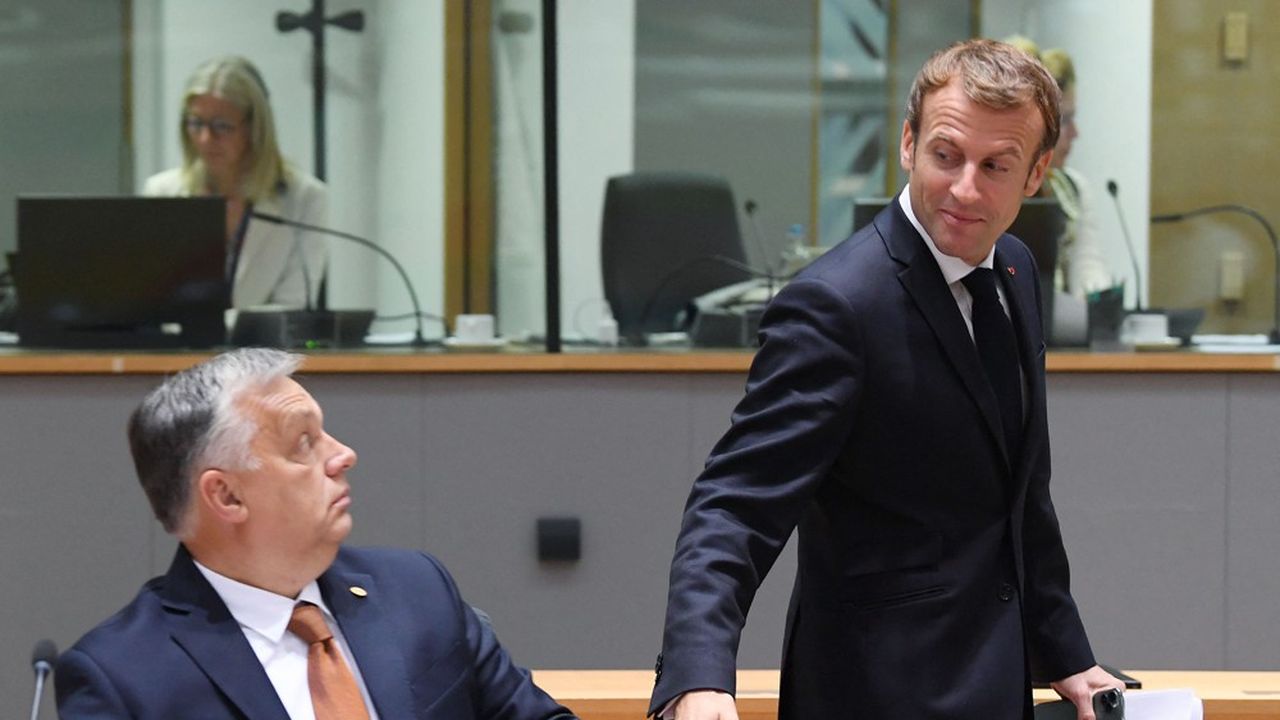 Le président français, Emmanuel Macron, et le Premier ministre hongrois, Viktor Orbán, s'opposent radicalement sur l'Europe. Le premier prône une intégration plus poussée de l'Union tandis que le deuxième, eurosceptique et nationaliste, veut limiter ses pouvoirs au maximum