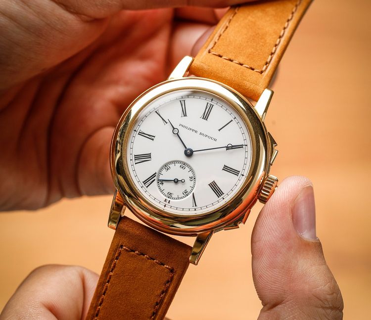 Une montre signée Philippe Dufour datant de 1992. Elle a été vendue près de 4,8 millions de francs suisses (près de 4,6 millions d'euros) par la maison de vente aux enchères Phillips en novembre 2021.