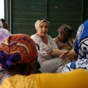 Marine Le Pen se rend à Mayotte à partir de jeudi. Elle s'est déjà rendue sur l'île à plusieurs reprises, comme ici en mars 2019.