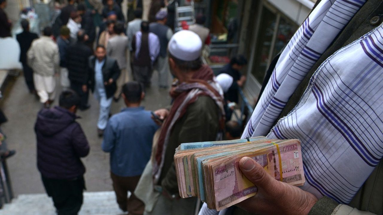 La devise de l'Afghanistan, l'afghani, a perdu le tiers de sa valeur cette année sur fond de crise économique et d'inflation