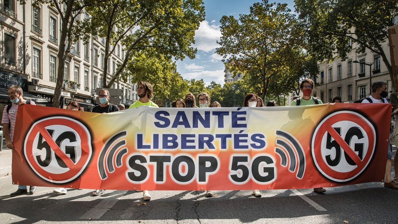 Le mouvement anti-5G avait atteint son pic au printemps 2020 lors des élections municipales en France.