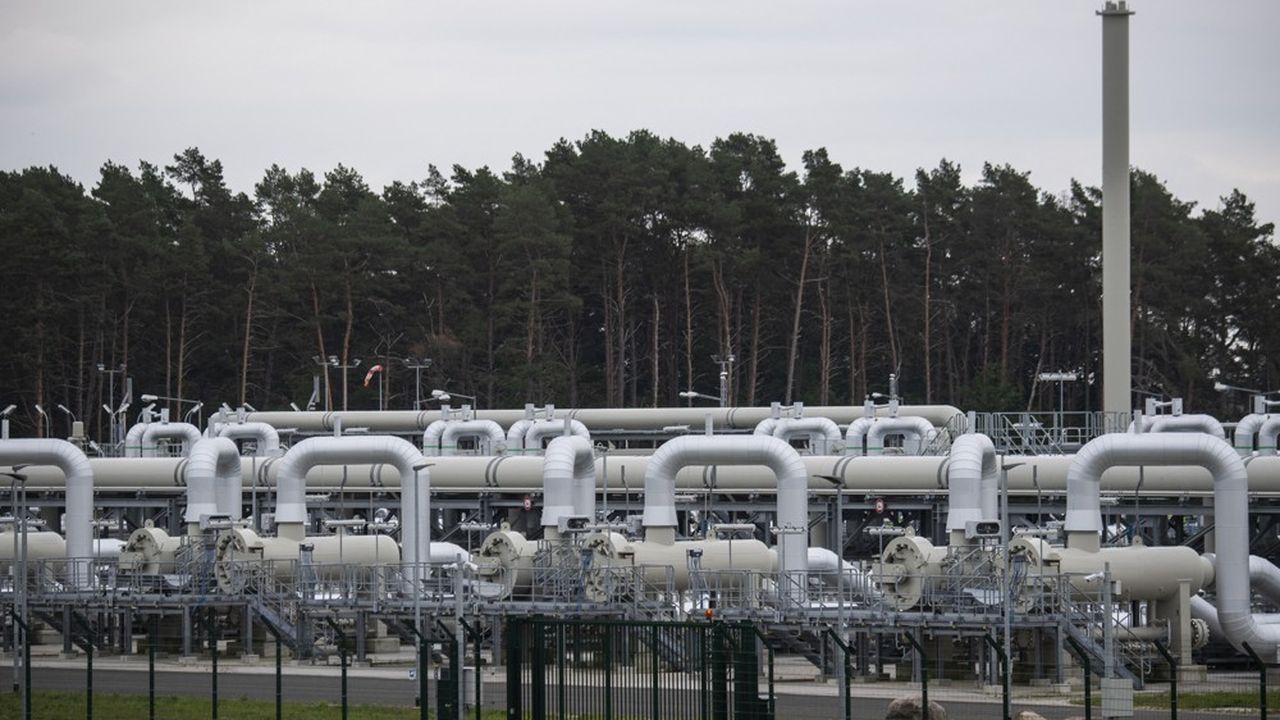Station de réception du gaz russe de Nord Stream 2 en Allemagne. La Commission veut séparer les opérateurs des réseaux de gaz d'un côté et ceux d'hydrogène de l'autre.