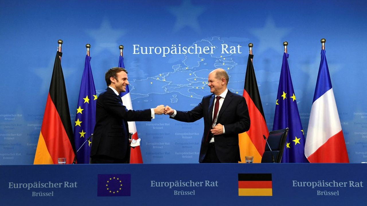 Emmanuel Macron et Olaf Scholz, le nouveau chancelier allemand, ont affiché ostensiblement leur bonne entente lors de cette rencontre, à quinze jours du début de la présidence française de l'UE.