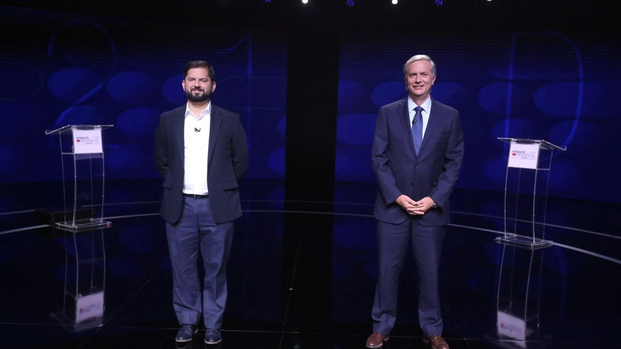 Les deux candidats au deuxième tour de l'élection présidentielle au Chili, Gabriel Boric, de la coalition de gauche Apruebo Dignidad, et José Antonio Kast du parti d'extrême droite, le Parti républicain.