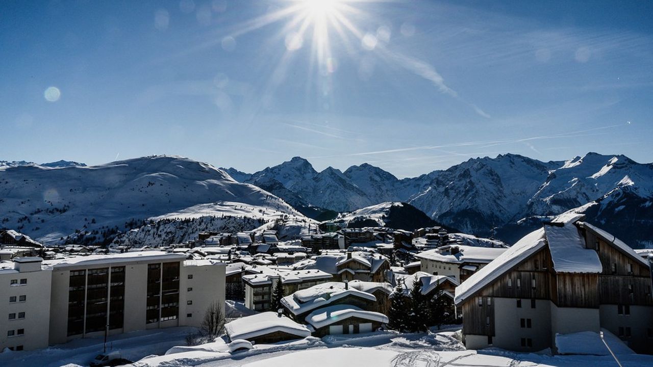 A l'Alpe d'Huez (photo), il faut compter en moyenne 198 euros par personne pour la location d'une semaine au ski, selon PAPVacances.fr