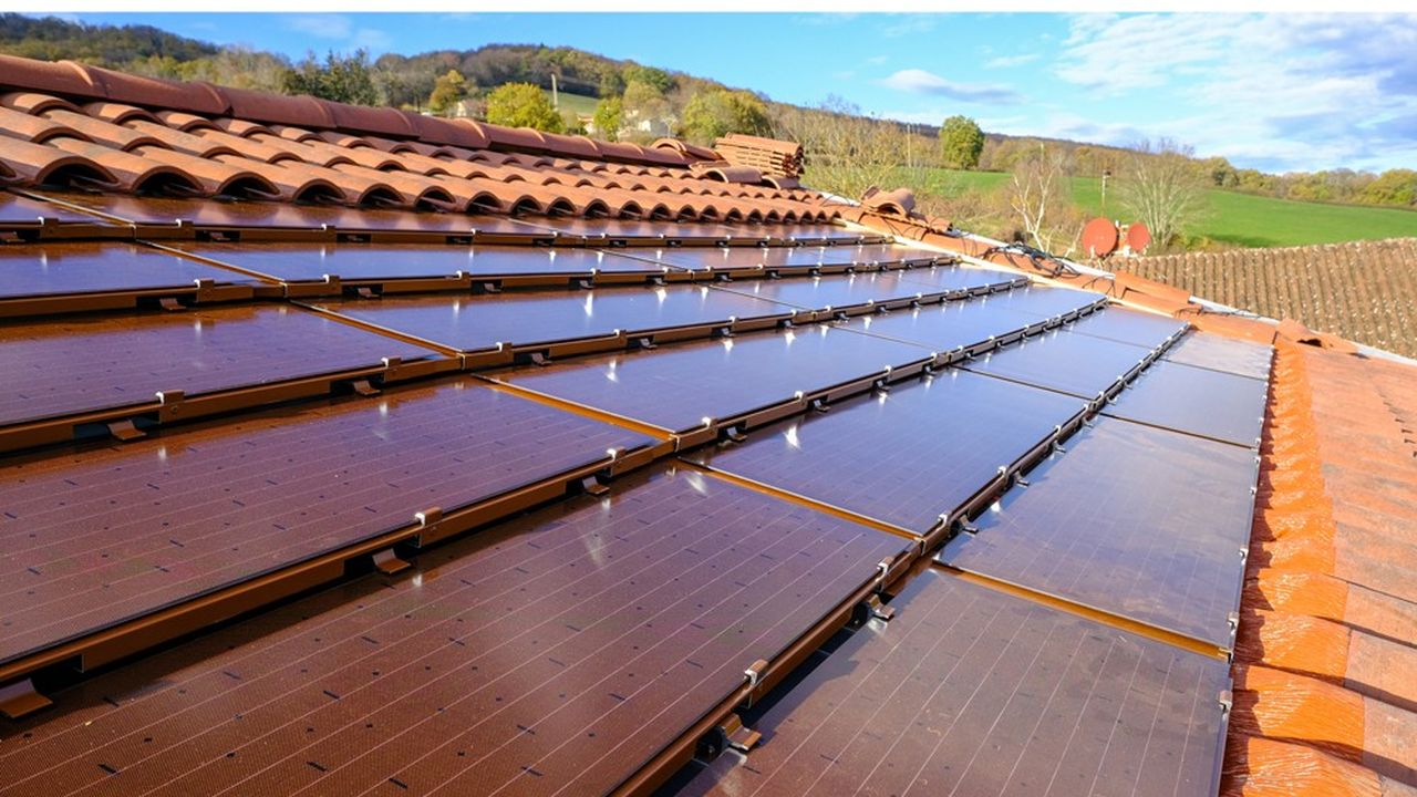 Pour toucher un marché plus vaste dans les toitures solaires, Edilians s'est offert les kits de pose de la société IRFTS.