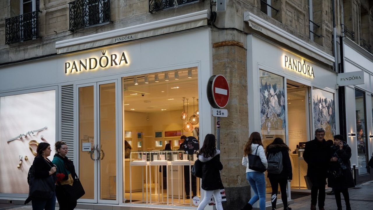 En France, Pandora a un réseau de 132 boutiques, comme ici, celle de Caen.
