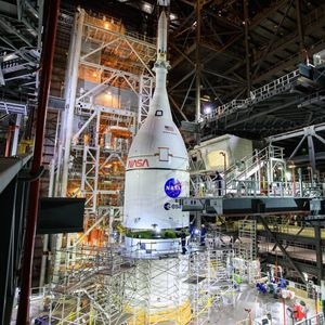 Le premier vol du lanceur SLS et de la capsule Orion des futures missions lunaires Artemis doit avoir lieu cette année.