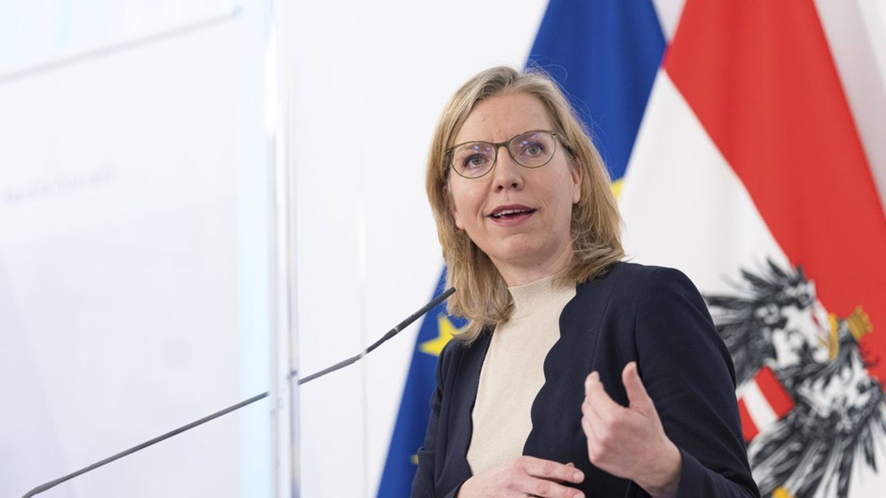 La ministre autrichienne chargée du Climat, de la Technologie et de l'Innovation, Leonore Gewessler, ici à Vienne en avril dernier, est vent debout contre les projets de la Commission européenne.