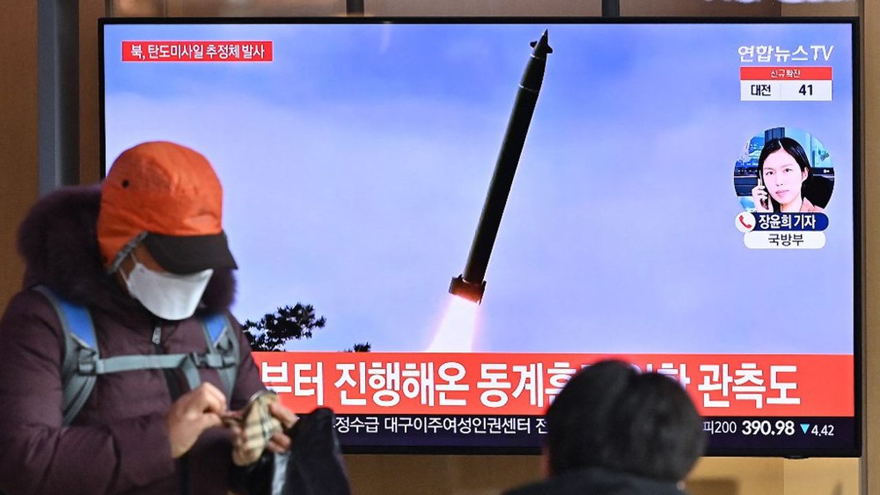 Depuis septembre, la Corée du Nord a enchaîné les tirs de projectiles dans le but, selon les experts, de pousser Washington et Séoul à reprendre les discussions sur un éventuel allègement des sanctions économiques internationales.