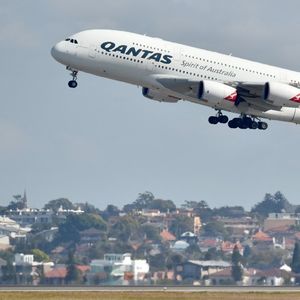 Les pilotes de Qantas qui n'ont pas volé depuis longtemps ont commis des erreurs comme l'oubli du frein de stationnement.