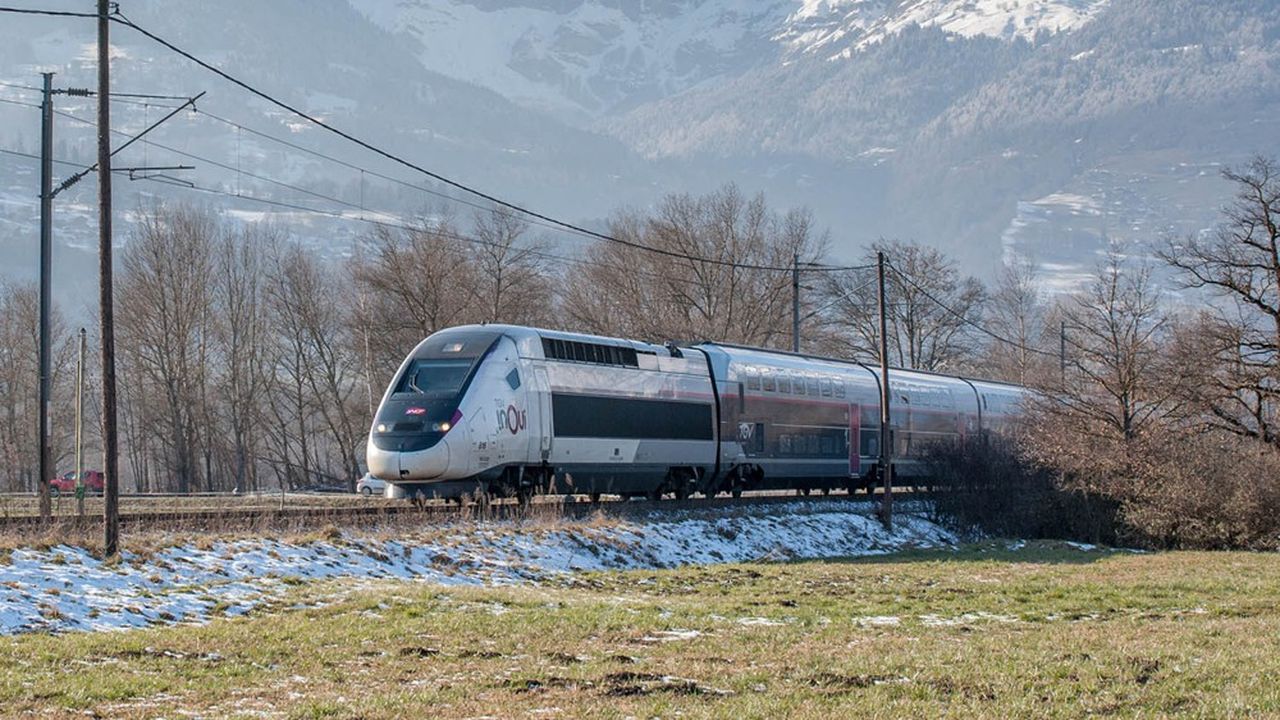 Pour la seule année 2020, le coût annuel de la SNCF pour le contribuable aurait été de 16,7 milliards d'euros, contre 13,7 milliards cinq ans plus tôt.