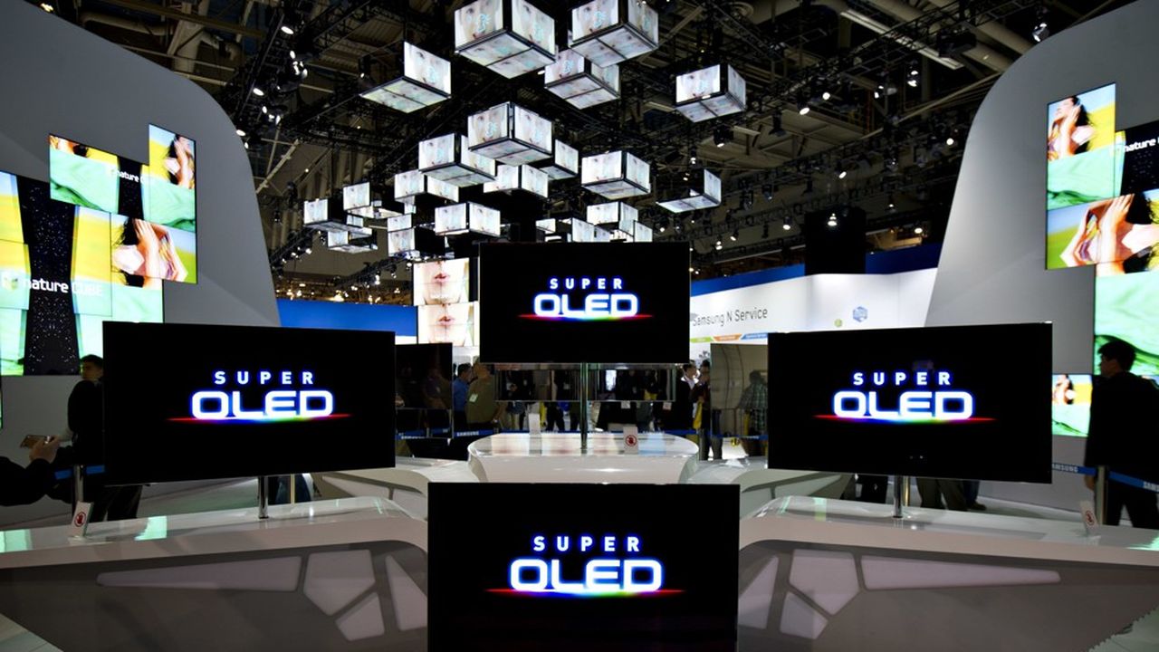 Dix ans après ses derniers modèles du genre, Samsung est suspecté de préparer son retour dans les écrans de télévision OLED.