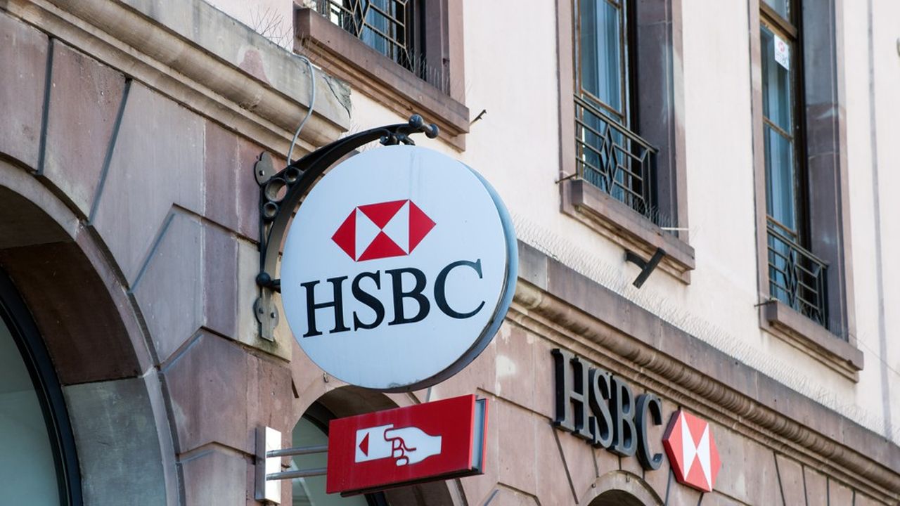 Chez HSBC France, dont l'activité banque de détail est en cours de cession à My Money Group, les augmentations seront de +1 %.