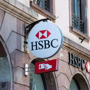 Chez HSBC France, dont l'activité banque de détail est en cours de cession à My Money Group, les augmentations seront de +1 %.