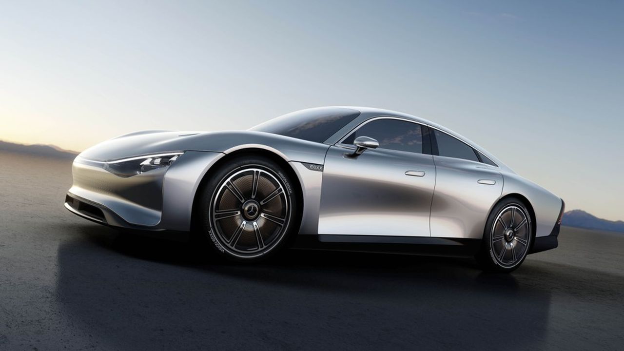 L'aérodynamisme de la Mercedes Vision EQXX, entre autres, lui permet d'afficher une consommation de 10 kWh/100 km, un niveau très faible.