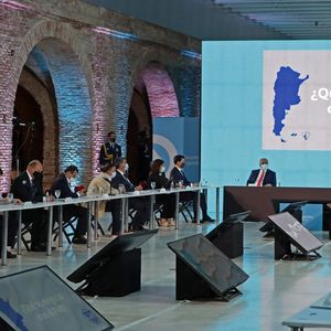 Le président argentin, Alberto Fernández, et le ministre de l'Economie, Martín Guzmán, ont expliqué aux gouverneurs de province, réunis ce mercredi à Buenos Aires, les difficultés rencontrées avec le FMI en ce qui concerne la dette.
