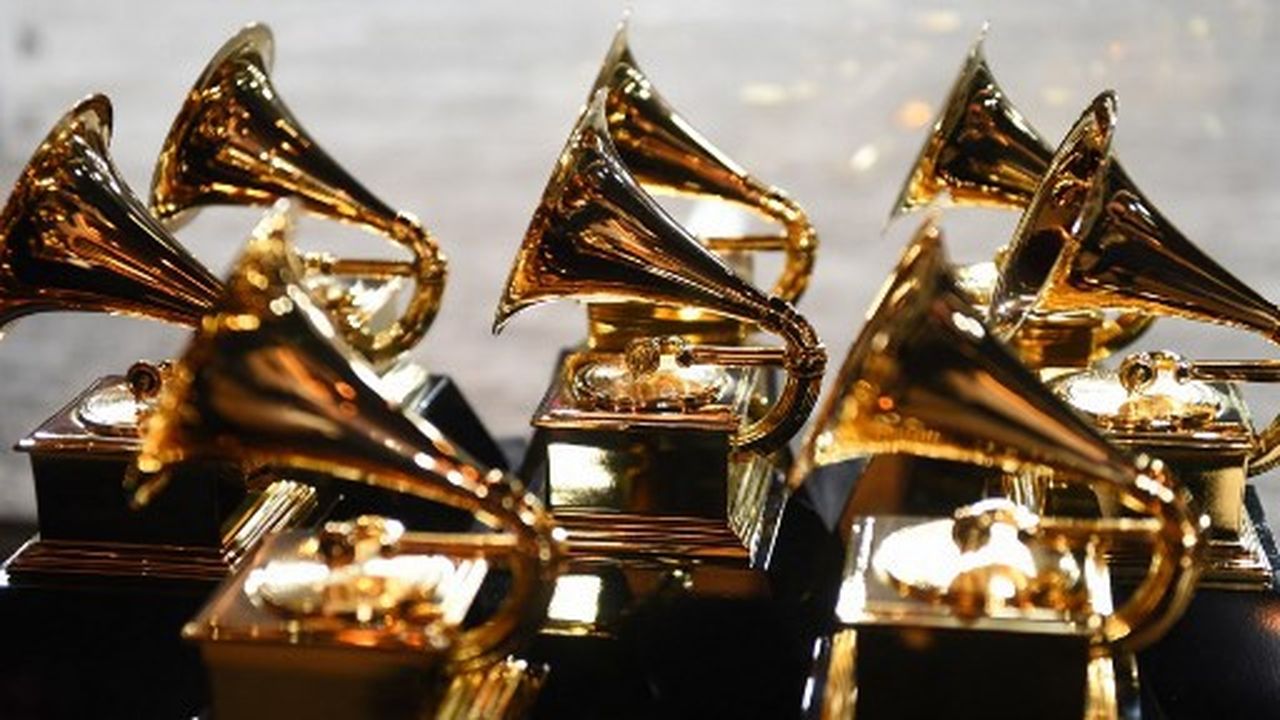 Les trophées de la célèbre soirée de remise de prix des Grammy Awards sont habituellement décernés aux personnalités les plus marquantes de l'industrie de la musique. Cette année, la cérémonie est reportée face à la hausse des cas du variant Omicron…