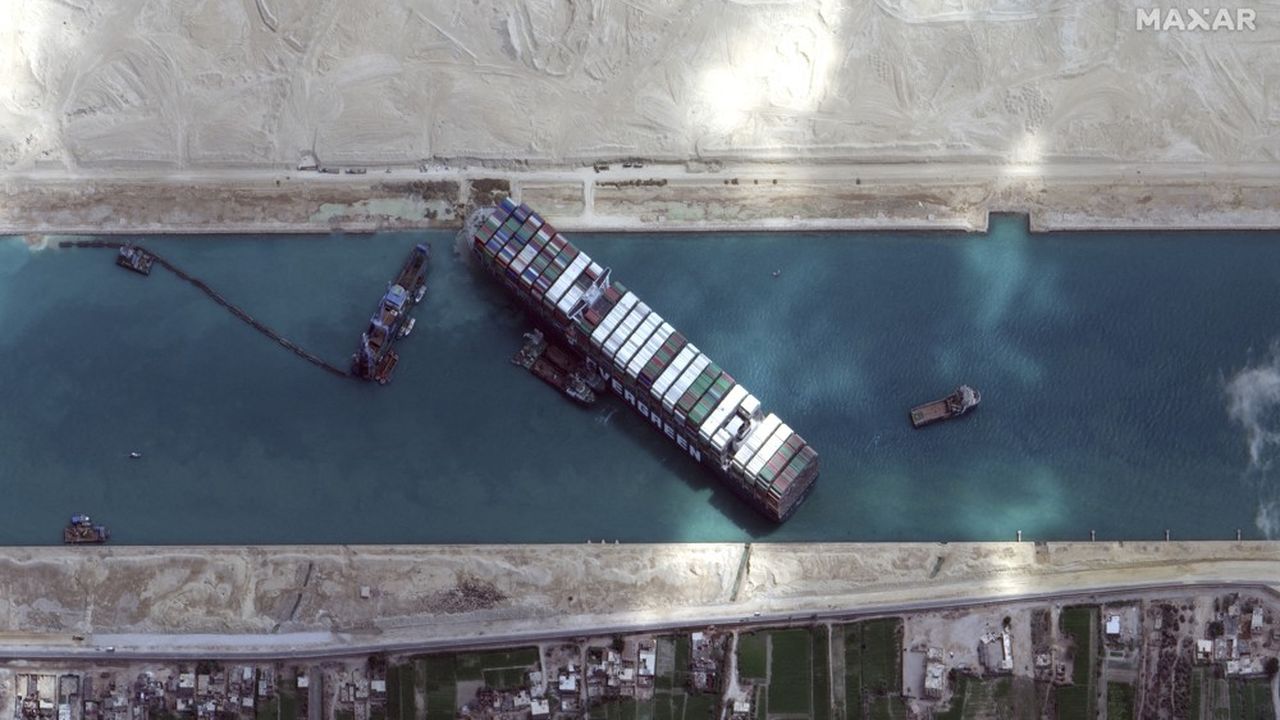 En dépit du blocage du passage, en mars, par le porte-conteneurs « Ever Given », le canal de Suez enregistre une année 2021 record.