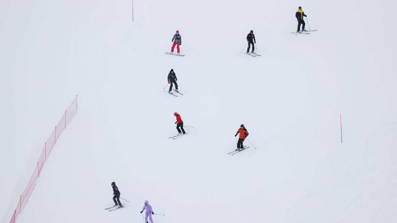 Après une saison blanche l'année dernière en raison de la fermeture des remontées mécaniques, les skieurs peuvent à nouveau dévaler les pentes cet hiver.