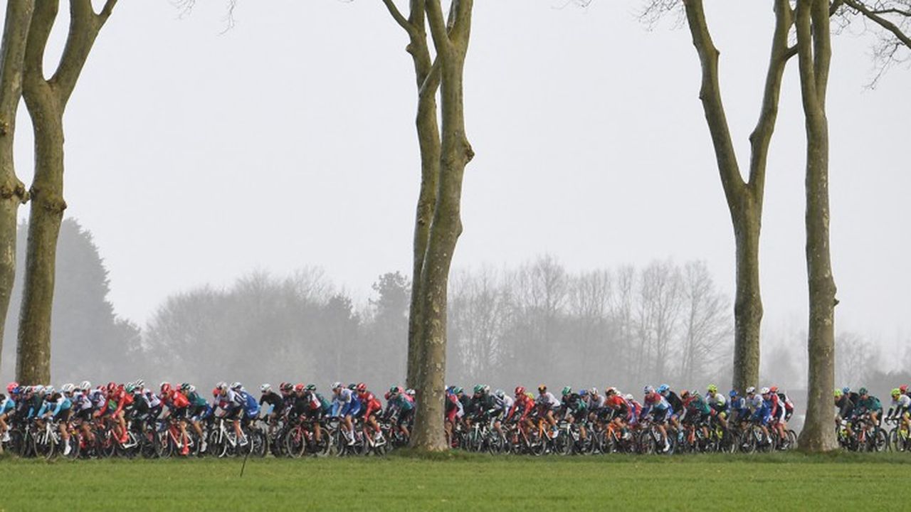 Depuis 2010, le départ de la course est organisé dans les Yvelines. Il le sera au moins jusqu'en 2025 en vertu d'un partenariat avec Amaury Sport Organisation.