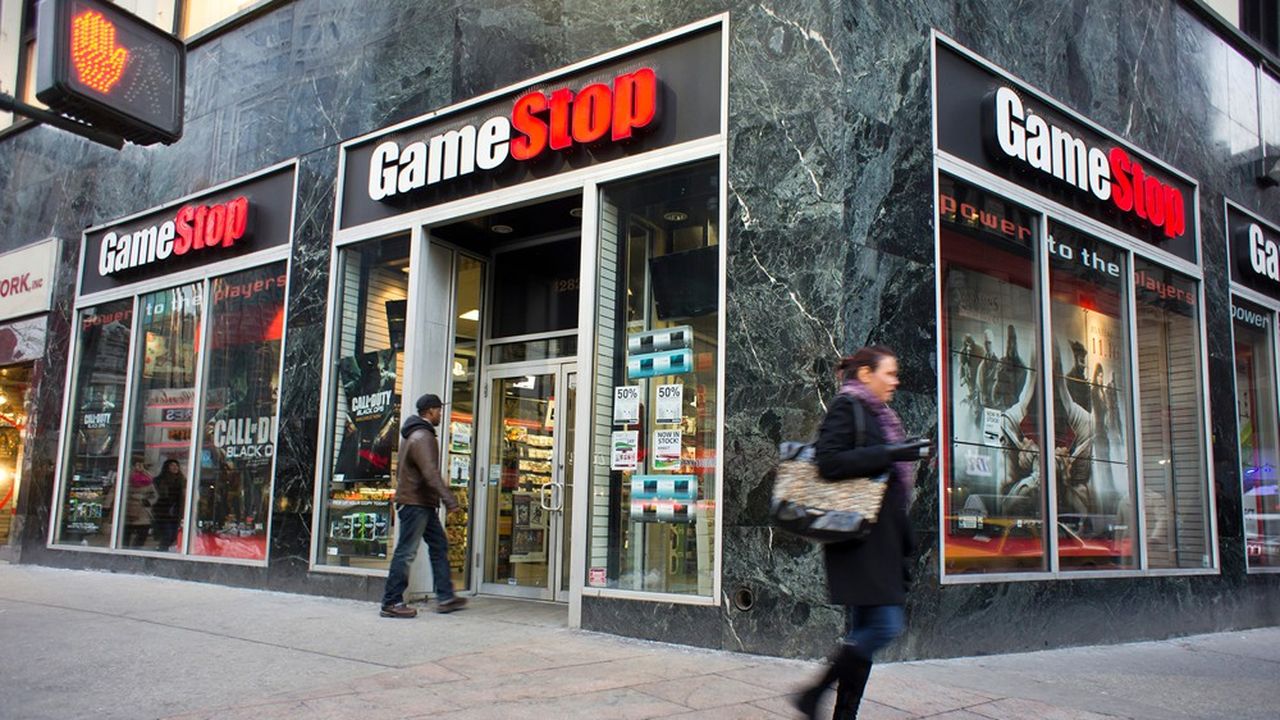 La chaîne de distribution de jeux vidéo GameStop tente de capitaliser sur sa popularité retrouvée.