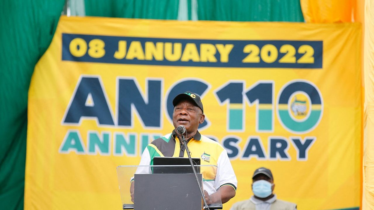 Le président d'Afrique du Sud, Cyril Ramaphosa, a prononcé un discours lors du cent dixième anniversaire de l'African National Congress (ANC).